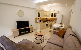 M & E Guesthouse